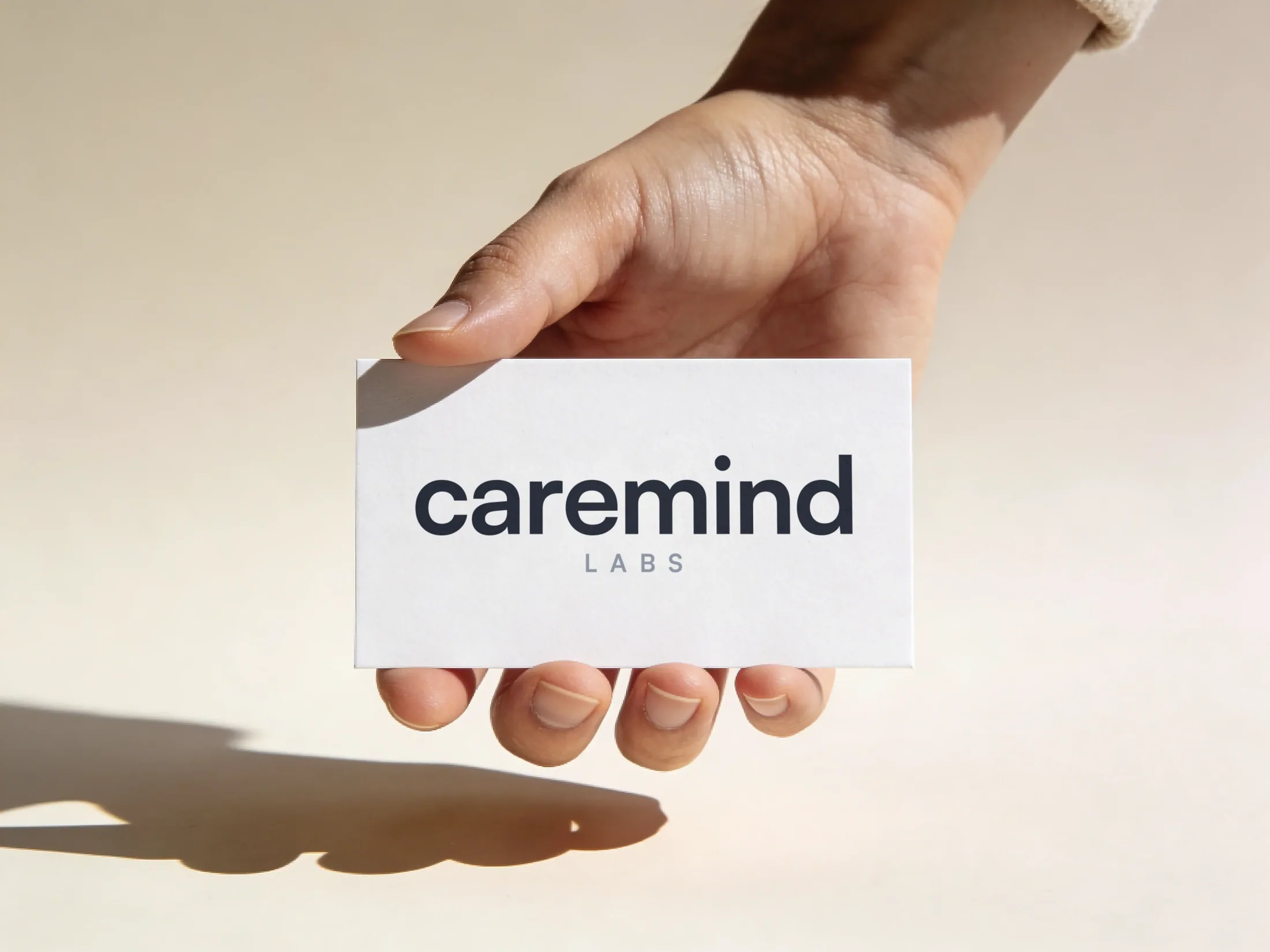CareMind Labs Visitenkarte in heller Ausführung